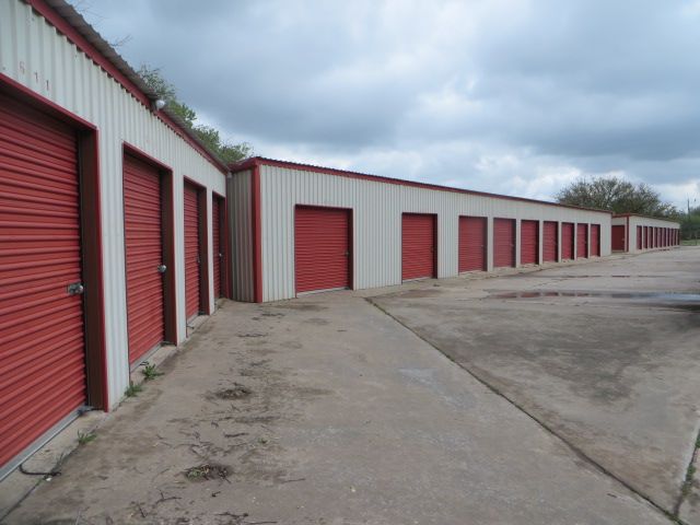2401 W Grand Ave, Chickasha, OK 73018
